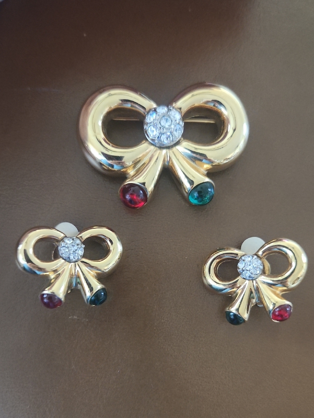 Vintage Joan Rivers Gold Bow Brooch and‎ Earrings Set with Red & Green Stones